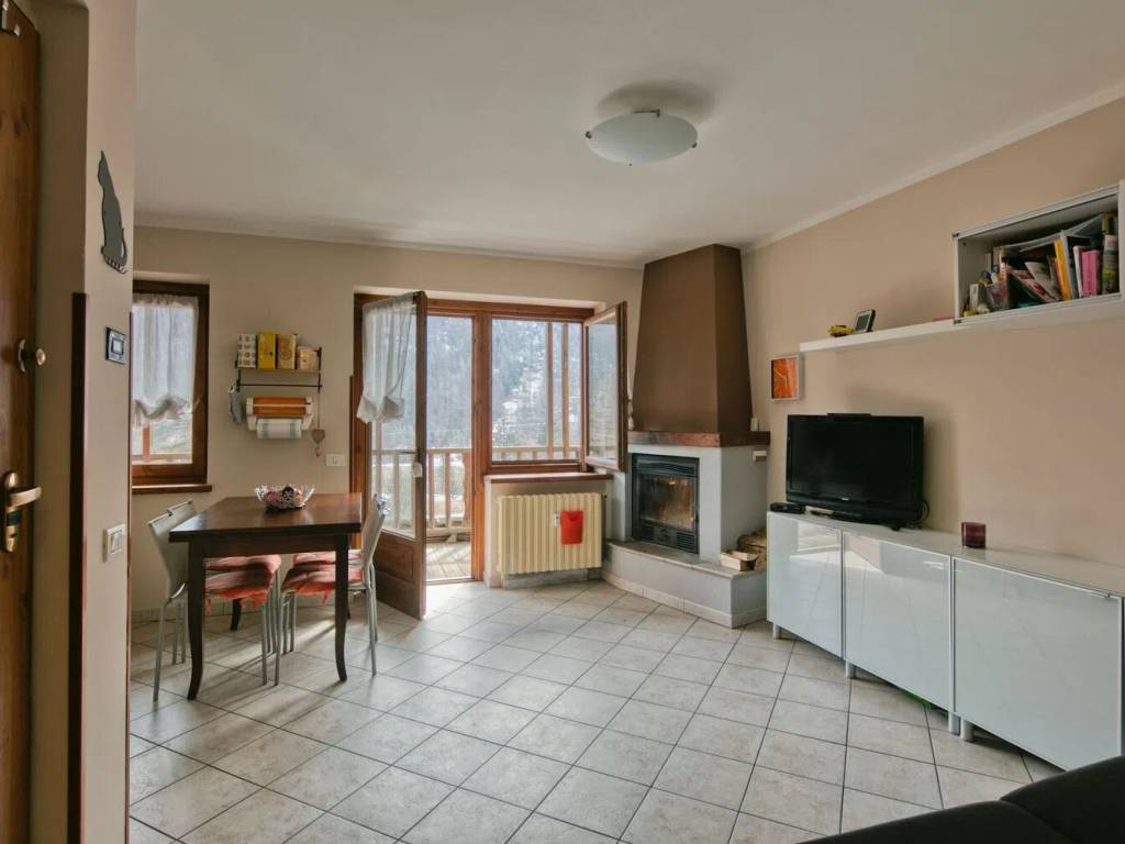 appartamento in vendita a Pragelato in zona Souchères Basses