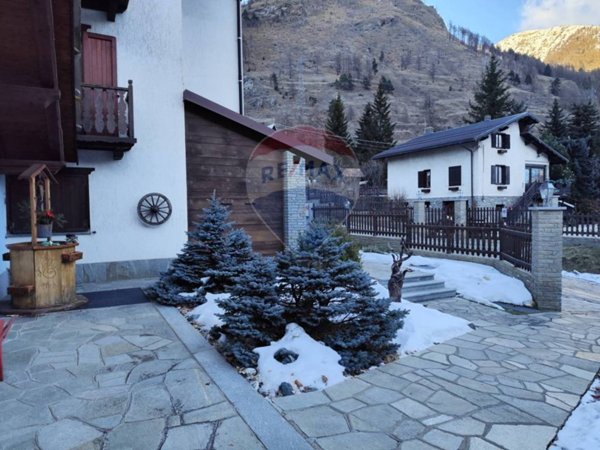 negozio in vendita a Pragelato in zona Souchères Basses