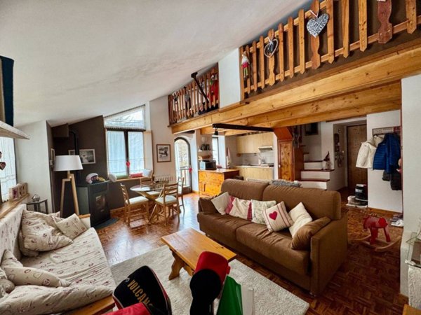 appartamento in vendita a Pragelato in zona Souchères Basses