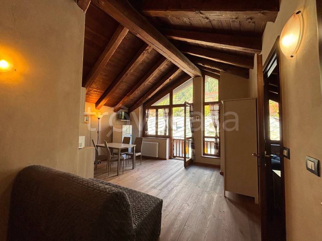 appartamento in vendita a Pragelato in zona Souchères Basses