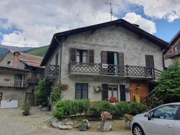 appartamento in vendita a Pragelato in zona Souchères Basses