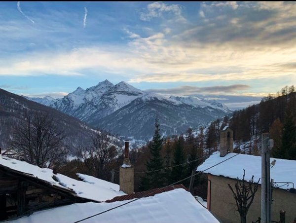 casale in vendita a Pragelato in zona Allevè
