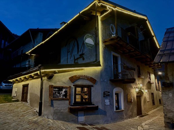negozio in vendita a Pragelato in zona Allevè