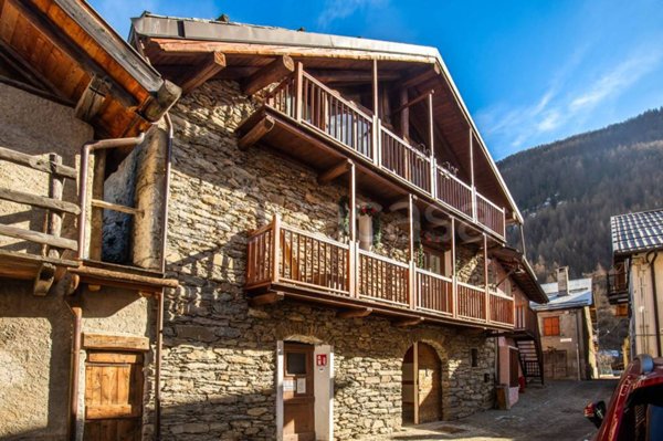 appartamento in vendita a Pragelato in zona Souchères Basses