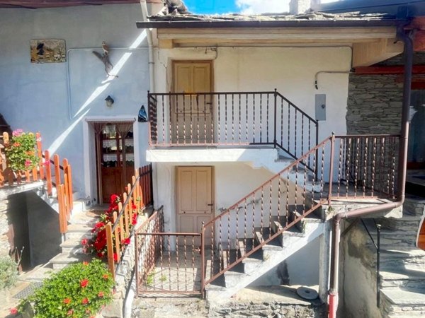 casa semindipendente in vendita a Prali