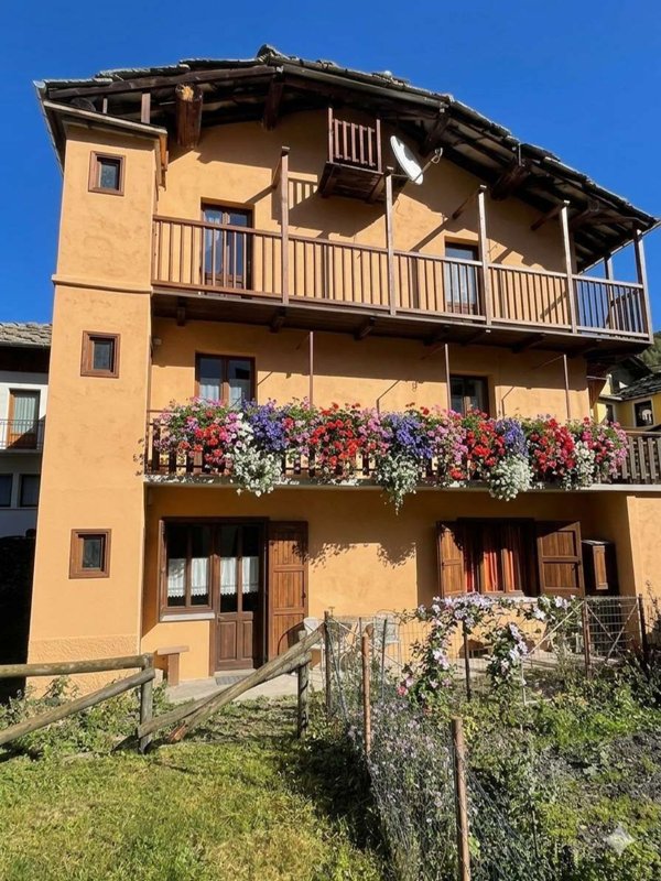 casa indipendente in vendita a Prali