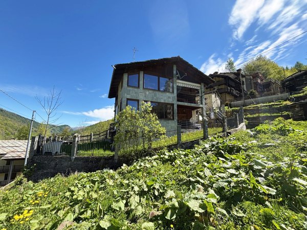 casa indipendente in vendita a Prali in zona Malzat