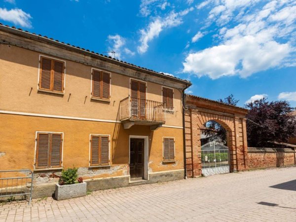 casale in vendita a Pralormo