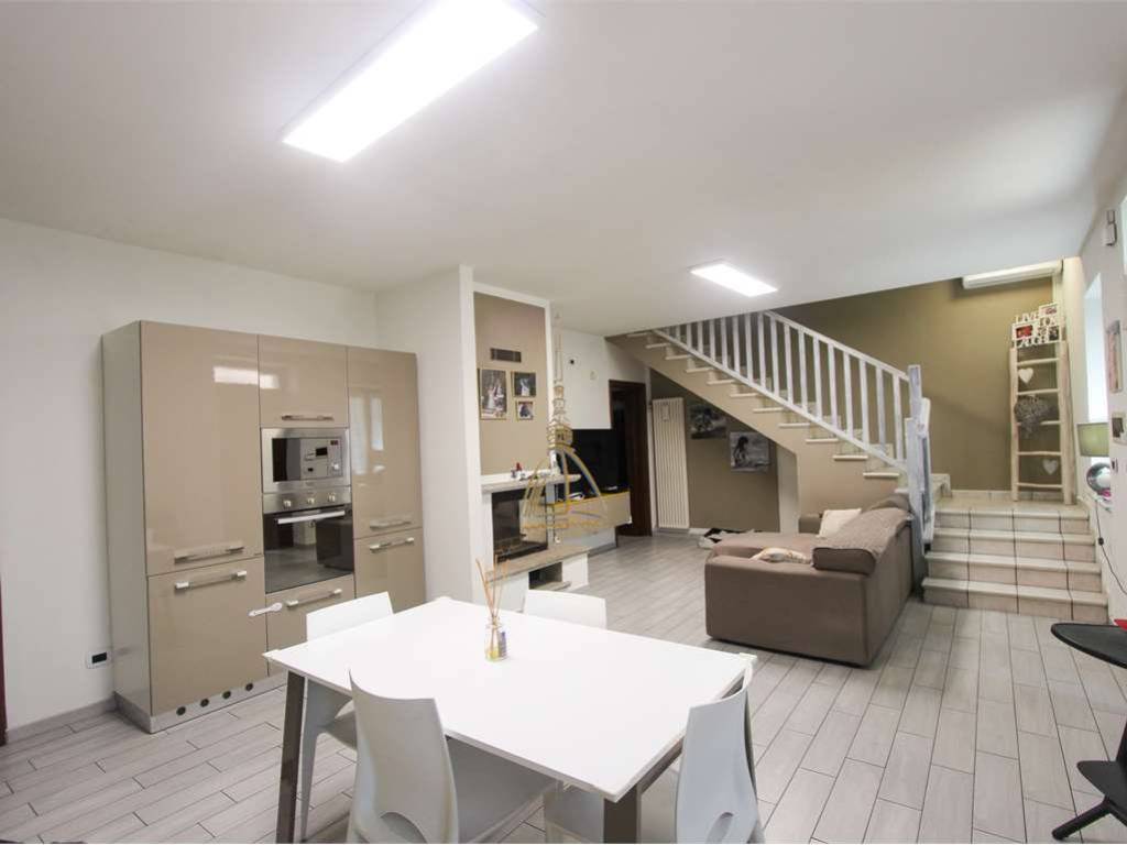 casa indipendente in vendita a Pralormo