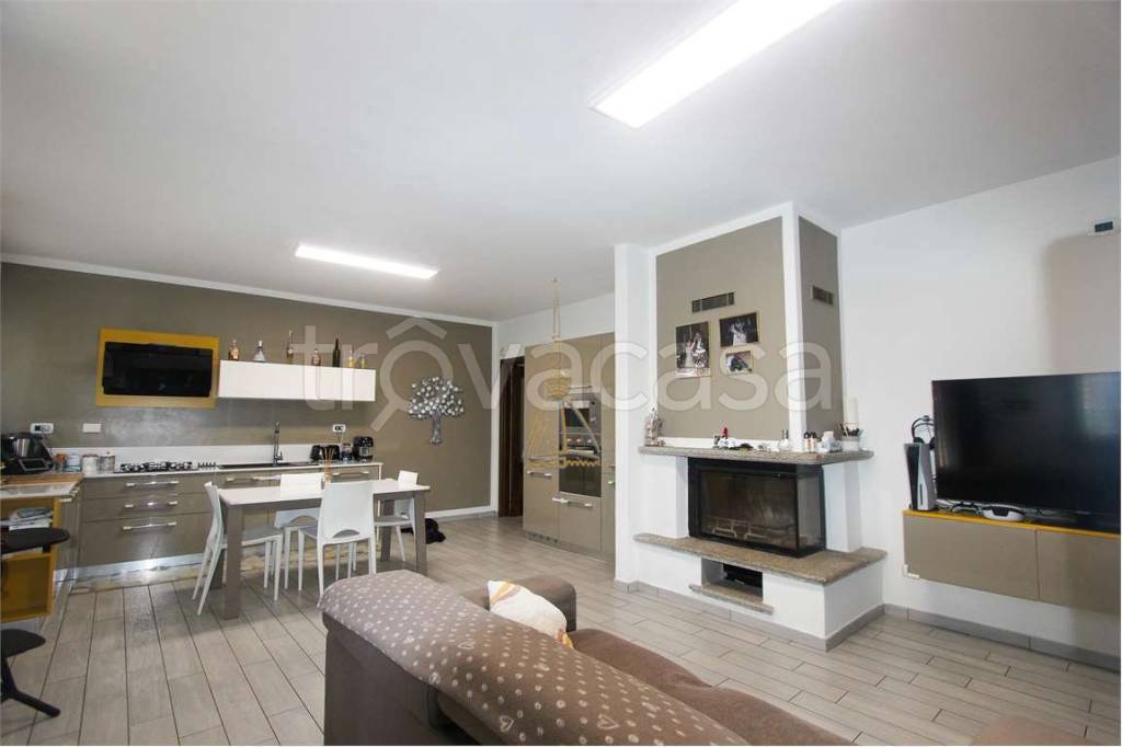 casa indipendente in vendita a Pralormo