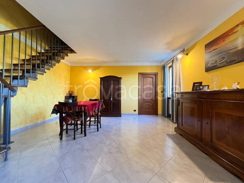 casa indipendente in vendita a Pralormo