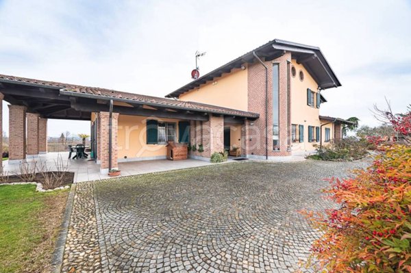 casa indipendente in vendita a Pralormo