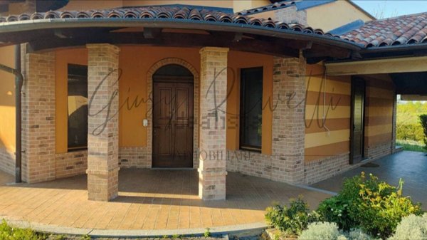 casa indipendente in vendita a Pralormo