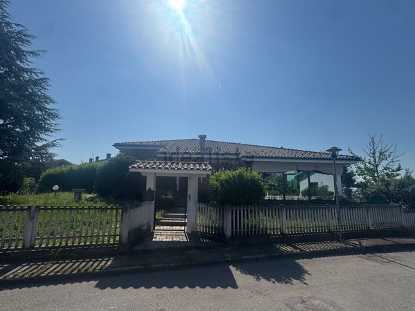 casa indipendente in vendita a Pralormo