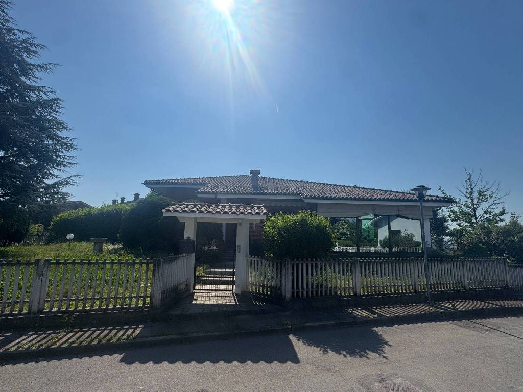 casa indipendente in vendita a Pralormo