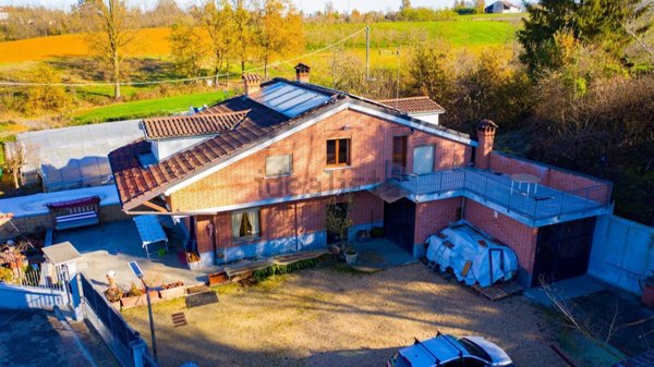 casa indipendente in vendita a Pralormo