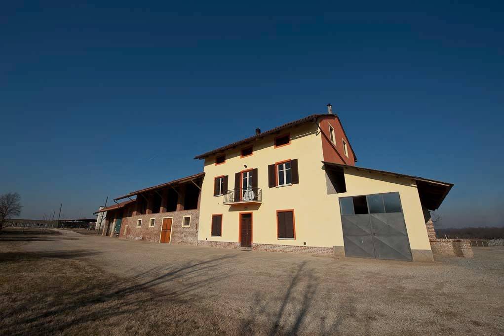 casale in vendita a Pralormo