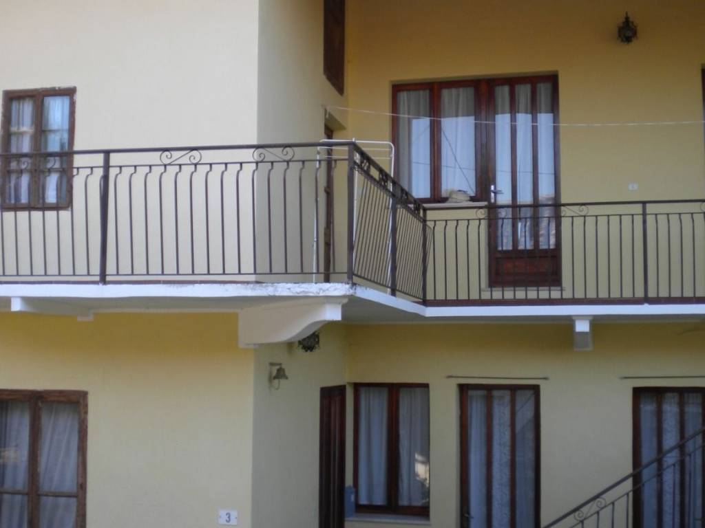 casa indipendente in vendita a Pratiglione