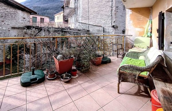 casa indipendente in vendita a Quassolo