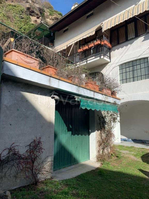 casa indipendente in vendita a Quassolo