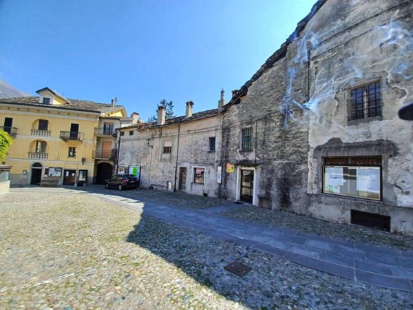 casa indipendente in vendita a Quincinetto