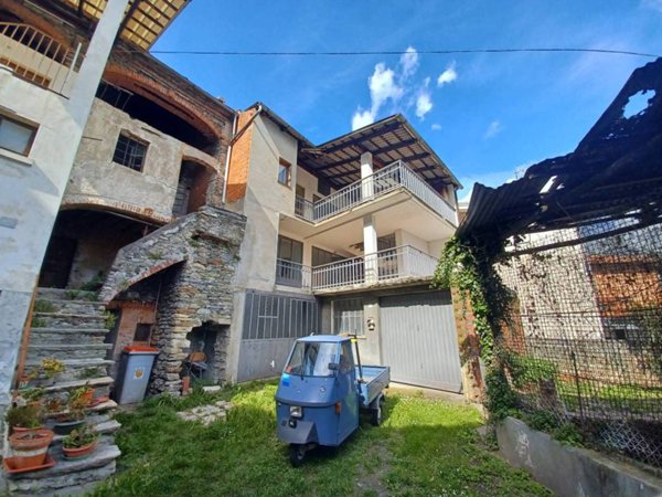 casa indipendente in vendita a Quincinetto