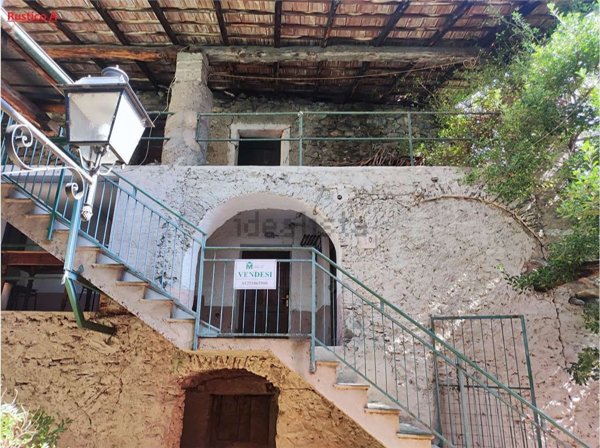esavano in vendita a Quincinetto