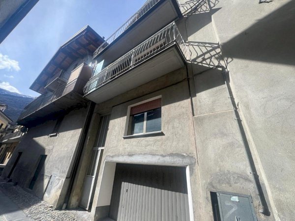 casa semindipendente in vendita a Quincinetto
