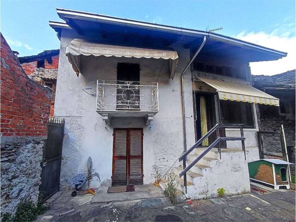 casa indipendente in vendita a Quincinetto
