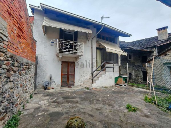 appartamento in vendita a Quincinetto