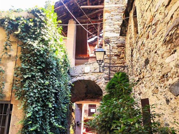 casale in vendita a Quincinetto