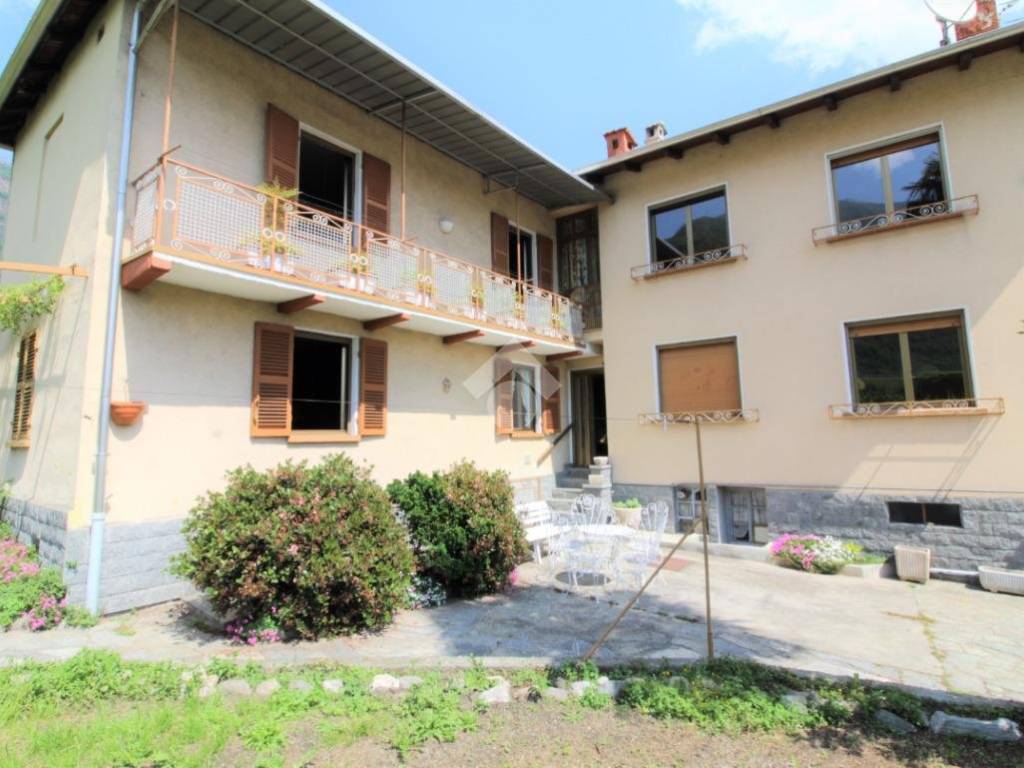 casa semindipendente in vendita a Quincinetto