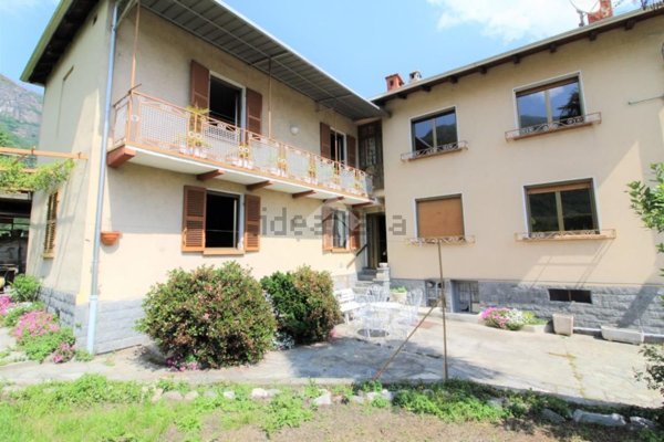 casa semindipendente in vendita a Quincinetto