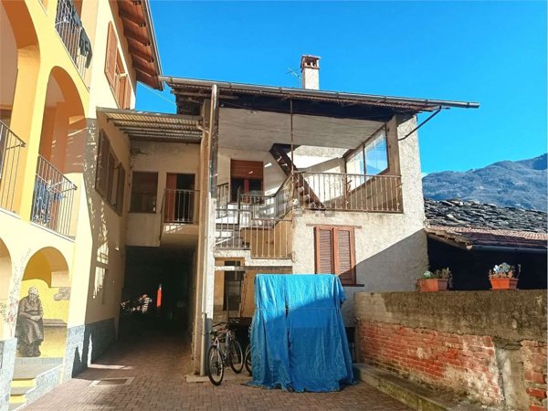 casa semindipendente in vendita a Quincinetto