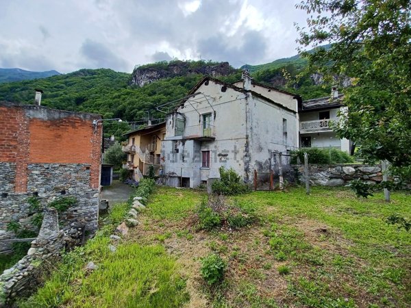 casa semindipendente in vendita a Quincinetto
