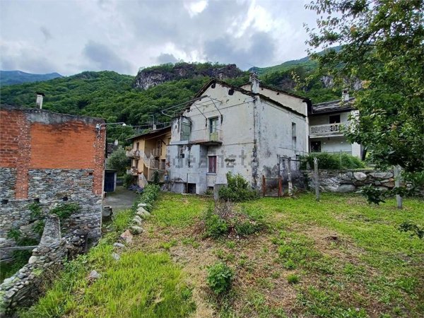 casa semindipendente in vendita a Quincinetto