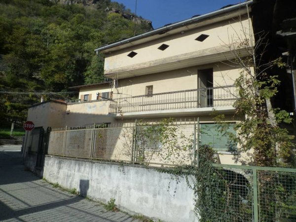 casa semindipendente in vendita a Quincinetto