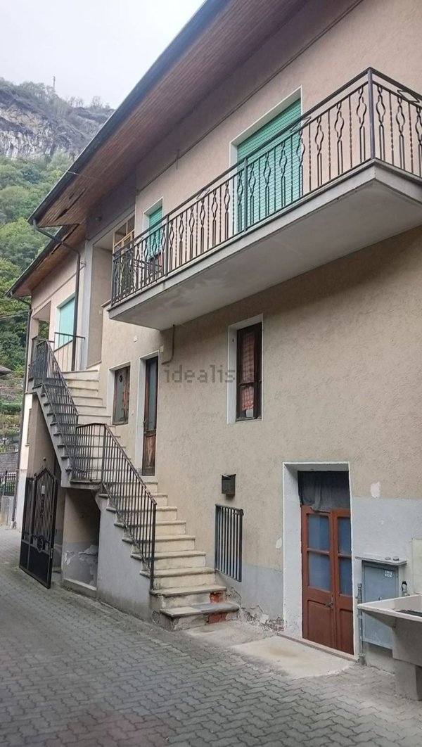 appartamento in vendita a Quincinetto