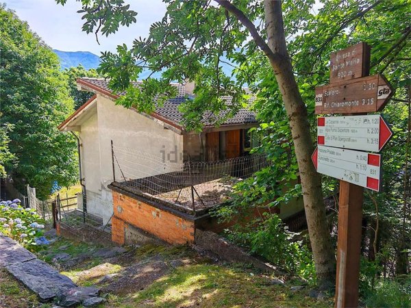 casa indipendente in vendita a Quincinetto