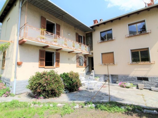 casa indipendente in vendita a Quincinetto