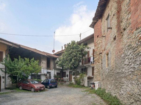 casa indipendente in vendita a Reano