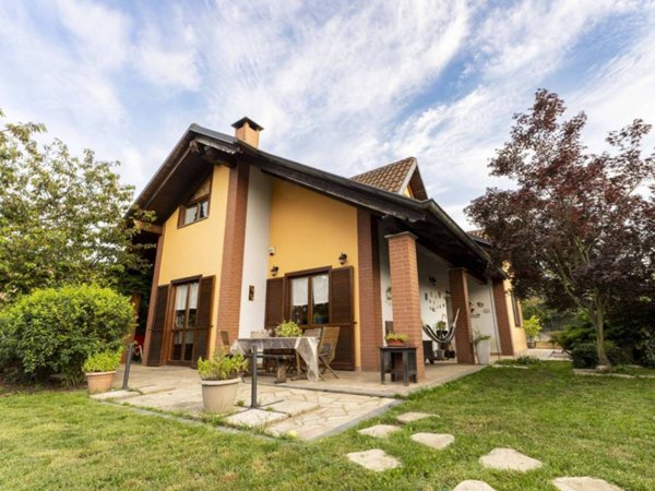 casa indipendente in vendita a Reano
