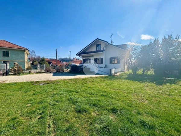 casa indipendente in vendita a Reano