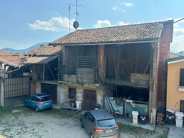 casale in vendita a Reano