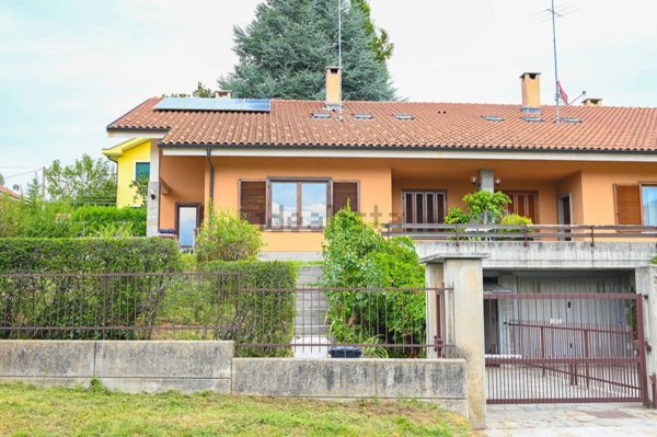 casa indipendente in vendita a Reano