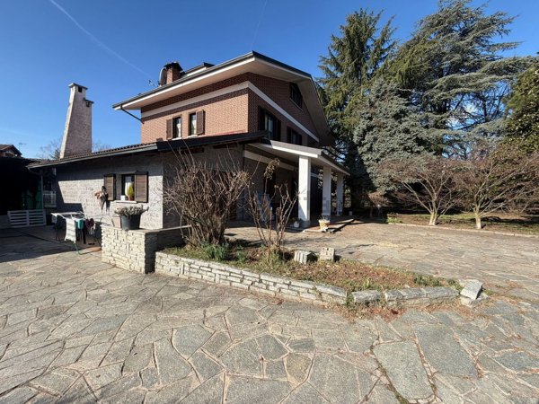 casa indipendente in vendita a Reano