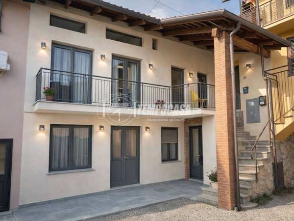 casa indipendente in vendita a Reano