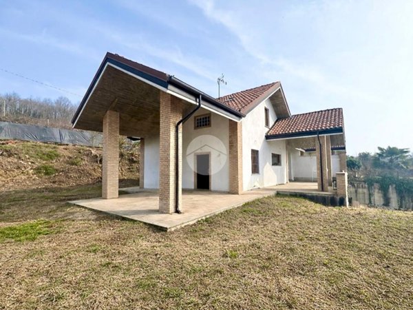 casa indipendente in vendita a Reano