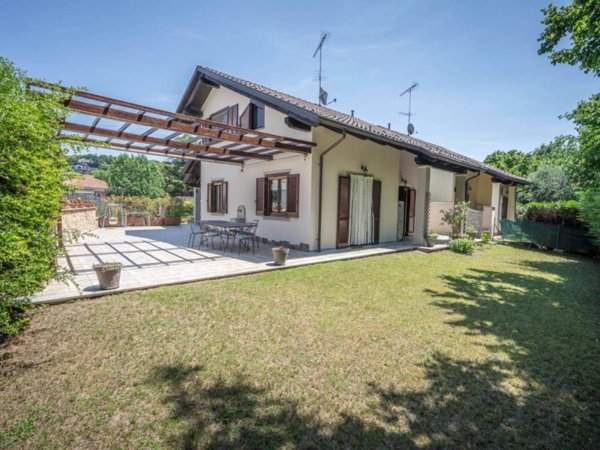 casa indipendente in vendita a Reano