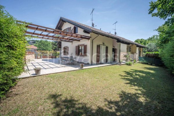 casa indipendente in vendita a Reano